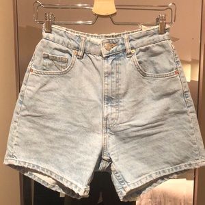 Zara Light Wash Mom Fit Denim Shorts